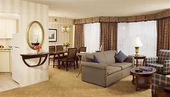 Minto Suite Hotel Canada