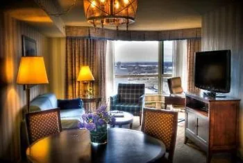 Minto Suite Hotel Canada